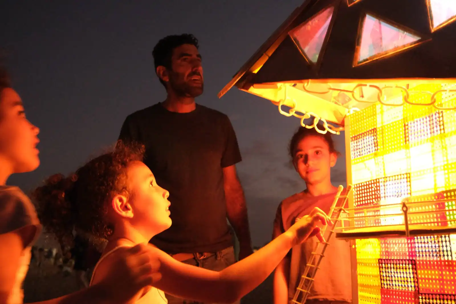 Image from Besamim-Tower album